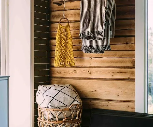 Homestay Breiva Gjestegaard Og Glamping